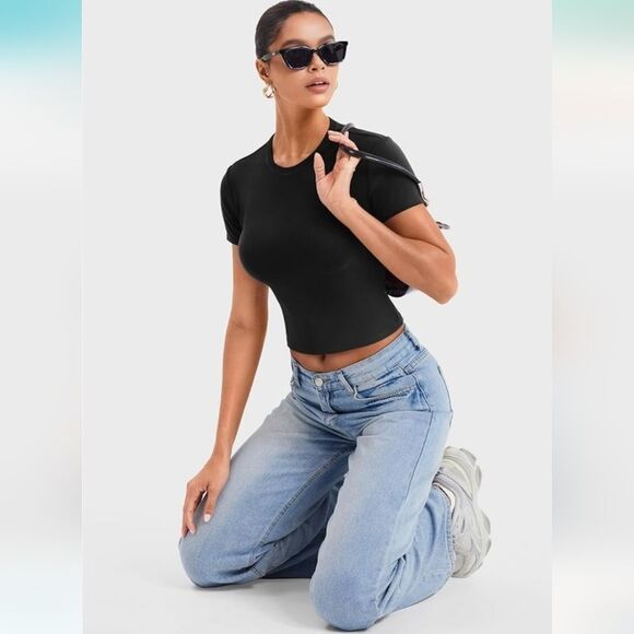 NWT Two-Pack Cropped Fitted T-Shirts Black/White - Picture 1 of 5